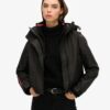 Chaqueta cortavientos Sd con capucha y bordados