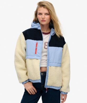 Chaqueta de felpa con capucha