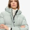 Chaqueta deportiva acolchada de media longitud con capucha Hooded