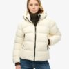 Chaqueta deportiva Puffer con capucha