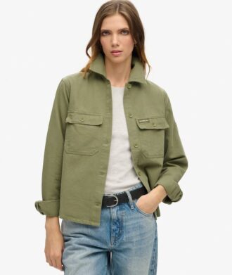 Chaqueta militar con adornos