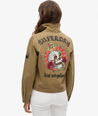 Chaqueta militar con adornos