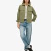 Chaqueta militar con adornos
