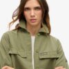Chaqueta militar con adornos