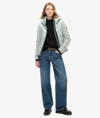 Chaqueta polar con capucha