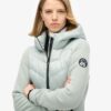 Chaqueta polar con capucha