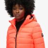 Chaqueta Puffer clásica con capucha