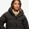 Chaqueta Puffer Cocoon de corte corto