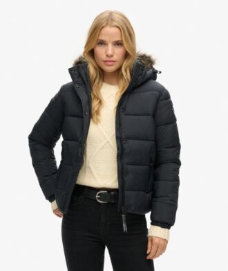 Chaqueta Puffer corta con capucha de piel sintética