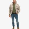 Chaqueta Puffer de tweed con capucha Chaqueta Puffer de tweed con capucha
