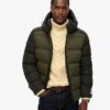Chaqueta Puffer deportiva con capucha y bloques de color Chaqueta Puffer deportiva con capucha y bloques de color