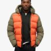 Chaqueta Puffer deportiva con capucha y bloques de color Chaqueta Puffer deportiva con capucha y bloques de color