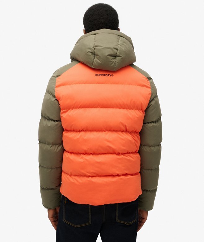 Chaqueta Puffer deportiva con capucha y bloques de color Chaqueta Puffer deportiva con capucha y bloques de color
