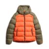 Chaqueta Puffer deportiva con capucha y bloques de color Chaqueta Puffer deportiva con capucha y bloques de color