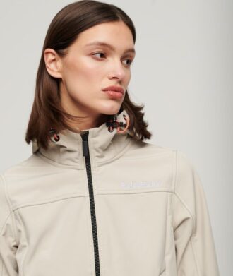 Chaqueta Soft Shell Trekker con capucha