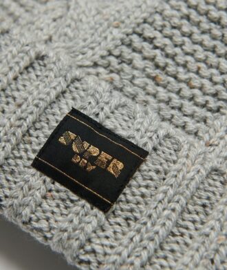 Gorro de punto trenzado