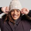 Gorro de punto trenzado con pompón