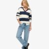 Jersey oversize de rayas con cuello en V y trenzado