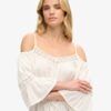 Minivestido con hombros al aire