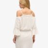 Minivestido con hombros al aire