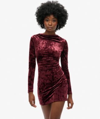 Minivestido de terciopelo de manga larga