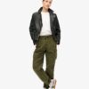 Pantalones cargo de talle bajo