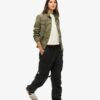 Pantalones cargo de talle bajo