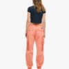 Pantalones cargo de talle bajo