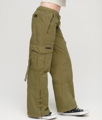 Pantalones cargo de talle bajo y pierna ancha