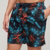 Pantalones cortos de 43 cm con estampado hawaiano reciclado