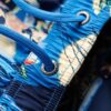 Pantalones cortos de 43 cm con estampado hawaiano reciclado