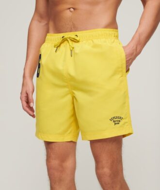 Pantalones cortos tipo polo reciclados de 17 pulgadas