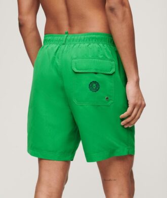 Pantalones cortos tipo polo reciclados de 17 pulgadas