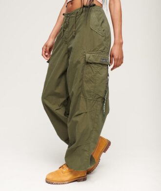 Pantalones holgados de paracaídas
