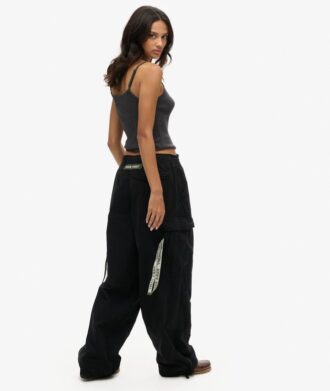 Pantalones holgados de paracaídas