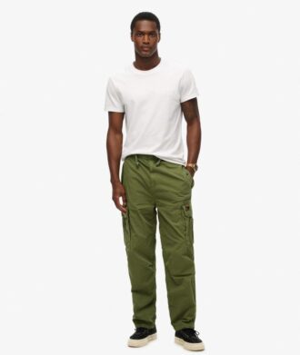 Pantalones holgados tipo paracaídas