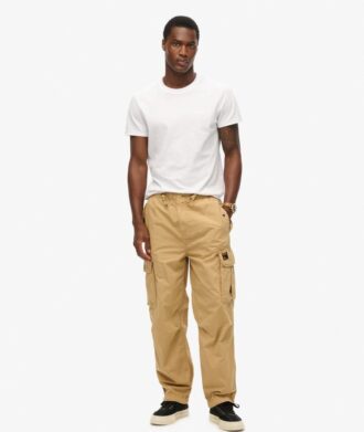 Pantalones holgados tipo paracaídas
