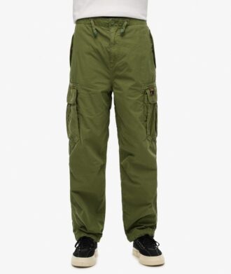 Pantalones holgados tipo paracaídas