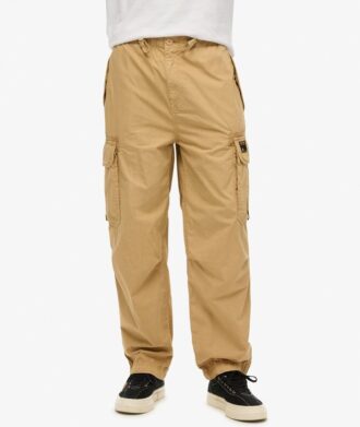 Pantalones holgados tipo paracaídas