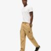 Pantalones holgados tipo paracaídas