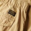 Pantalones holgados tipo paracaídas
