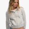 Sudadera con capucha y cremallera corta con el logotipo Essential