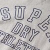 Sudadera con estampado deportivo