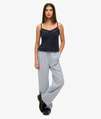 Top camisero con botones de encaje