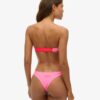 Top de bikini bandeau con logotipo