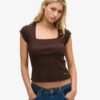 Top de cuello cuadrado Athletic Essentials