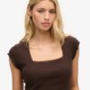 Top de cuello cuadrado Athletic Essentials