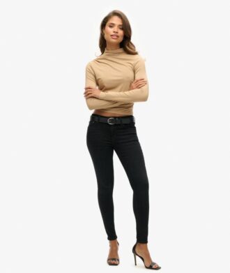 Top de manga larga con cuello alto fruncido