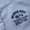 Top deportivo con botones