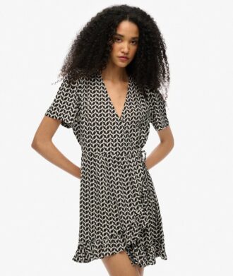 Vestido cruzado mini estampado de manga corta